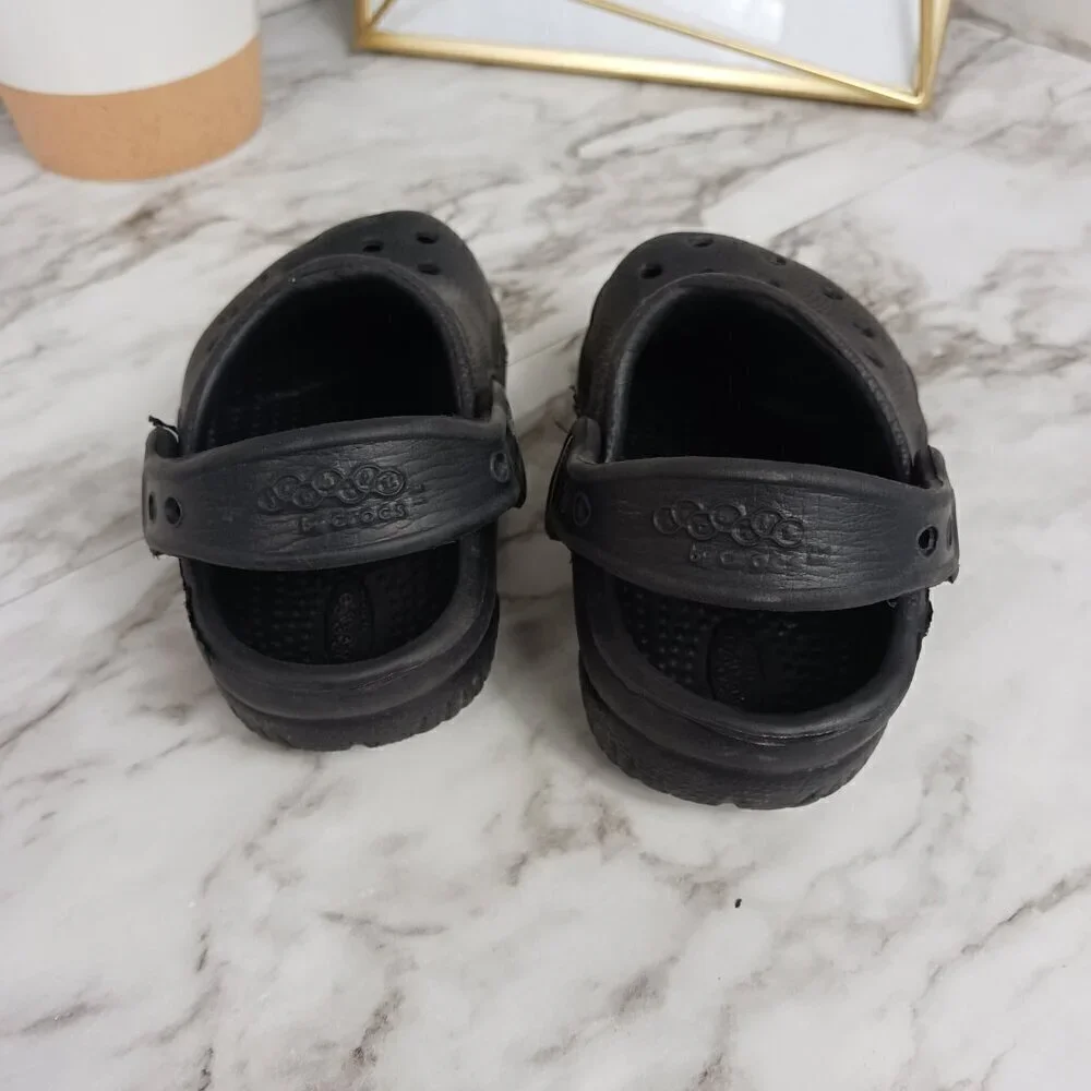 CROCS KID'S TODDLER CLASSIC CLOG BLACK WITH STRAP UNISEX SIZE C 4/5